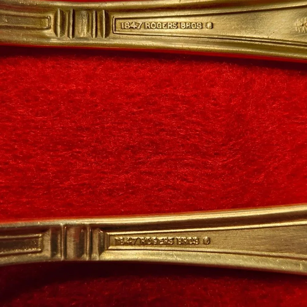 1847 Rogers Bros Silver-Plate Silverware Butter Knife &‎ Sugar Shell